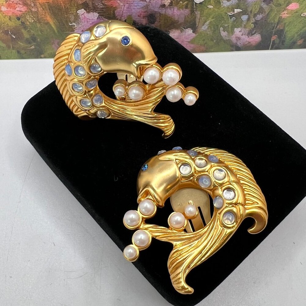 Elizabeth Taylor for Avon Sea Shimmer CLIP Earrings